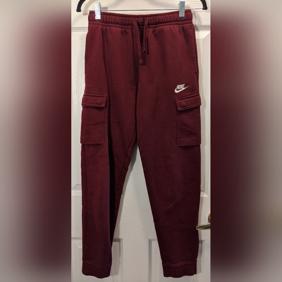 NIKE Boys (Unisex) 2 Piece Outfit, Size Youth XL  Burgundy/Wine in color, EUC. - Picture 8 of 12